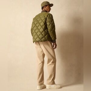 Todd Snyder ITALIAN QUILTED DOWN SNAP BOMBER IN OLIVE